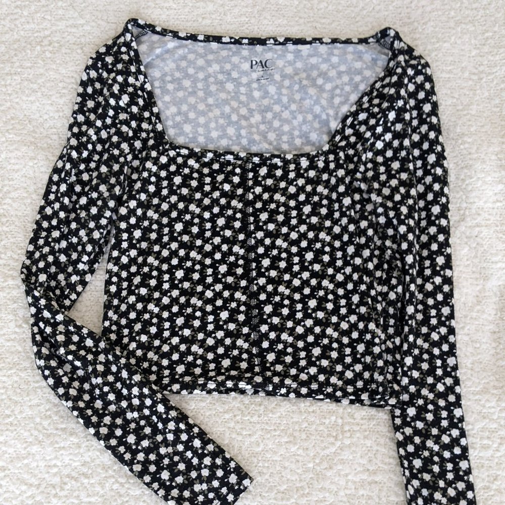Black and White Floral Women's Longsleeve CropTop